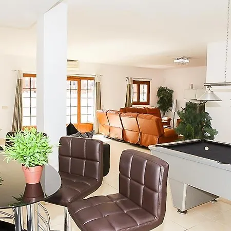 Villa Playa Blanca Sleeps 8 Pool Air Con Wifi *