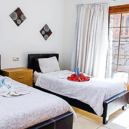 Playa Blanca Sleeps 8 Pool Air Con Wifi * Playa Blanca (Lanzarote)